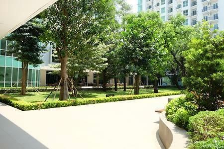 Premium One Bedroom At Woodland Park Residence Giacarta Esterno foto